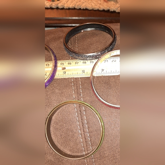 Bundle sequin crystalline bangle bracelets multicolored - Picture 4 of 10